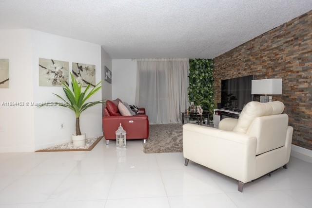 4770 NW 102nd Ave in Doral, FL - Building Photo - Building Photo