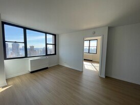 200 E 27th St in New York, NY - Building Photo