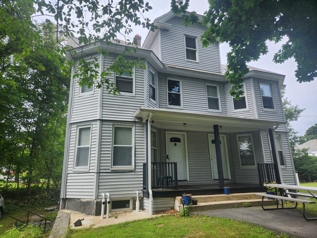 property at 6 Pond Ct