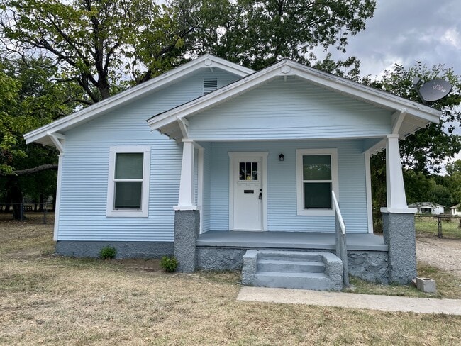 property at 1117 C St NE
