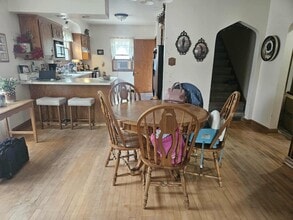 607 W Picnic St in Shawano, WI - Foto de edificio - Building Photo