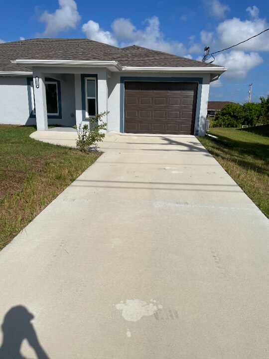 2400 Martin Ave S-Unit -2400 Martin Ave S in Lehigh Acres, FL - Building Photo