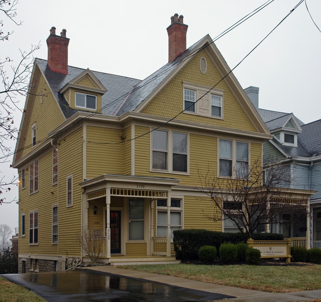 2128-2130 Alpine Pl in Cincinnati, OH - Building Photo - Building Photo