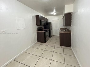 738 NE 86th St in Miami, FL - Building Photo - Building Photo