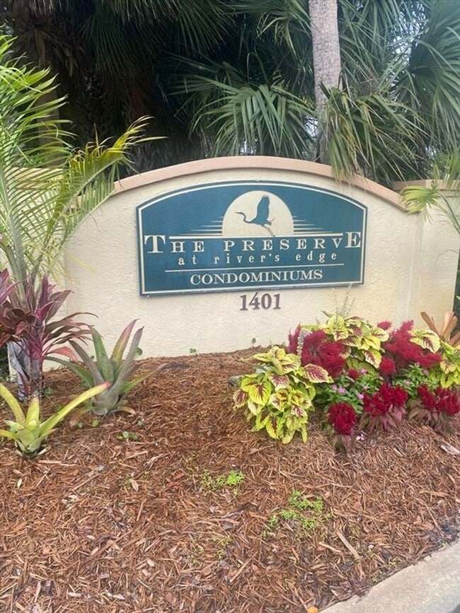 property at 1401 S Palmetto Ave