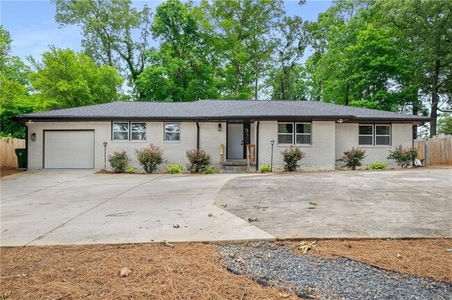 3154 N Druid Hills Rd in Decatur, GA - Building Photo - Building Photo
