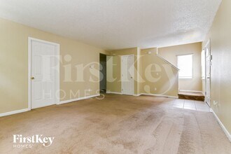 5264 Austral Dr in Indianapolis, IN - Building Photo - Building Photo