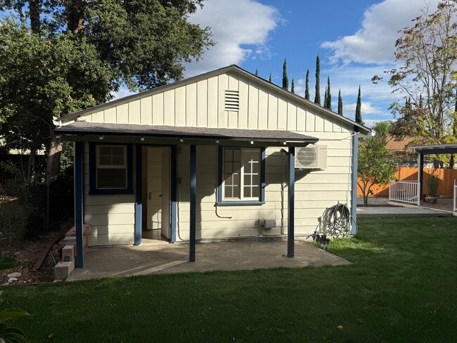 property at 1445 E Woodbury Rd