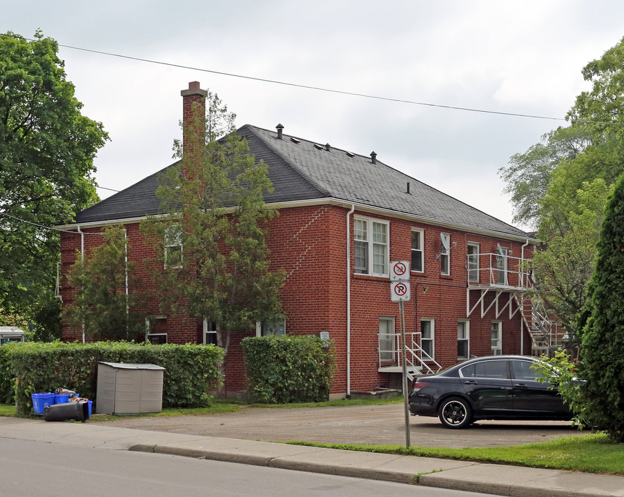 1277 Main St W in Hamilton, ON - Building Photo