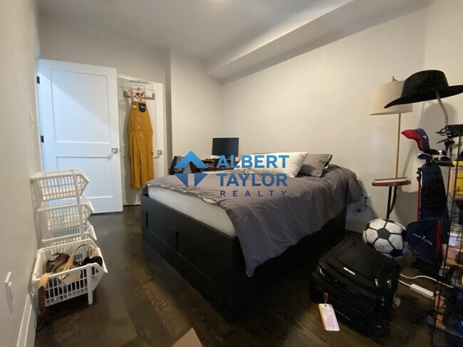 9 Strathmore Rd, Unit 3 in Brookline, MA - Building Photo - Building Photo