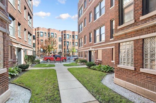 1651 W Jonquil Terrace in Chicago, IL - Building Photo