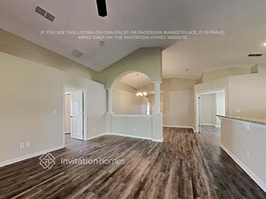 2384 Barons Ct in Tavares, FL - Foto de edificio - Building Photo