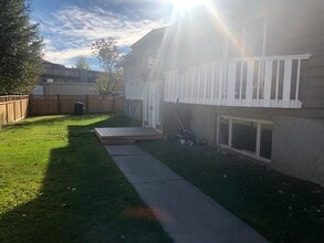 2824 W 42nd Ave, Unit #4 in Anchorage, AK - Foto de edificio - Building Photo