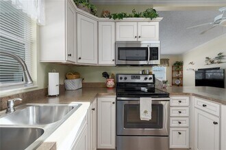 8402 Princess Ct in Palmetto, FL - Building Photo - Building Photo