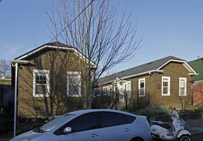 THE BUNGALOWS (condos) in Seattle, WA - Building Photo - Building Photo