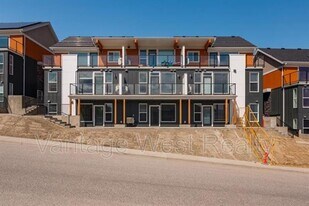685-685 Boynton Pl in Kelowna, BC - Building Photo