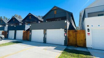 9320 Firnat St in Houston, TX - Building Photo