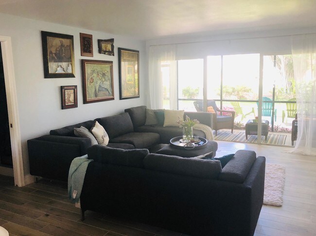 1814 Presidential Way-Unit -101 in West Palm Beach, FL - Building Photo - Building Photo