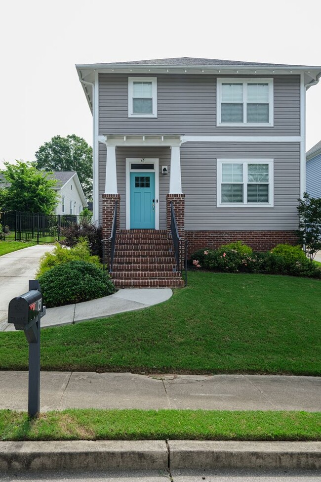 15 Ivy St