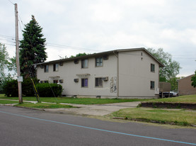 492-496 Schiller Ave Apartments