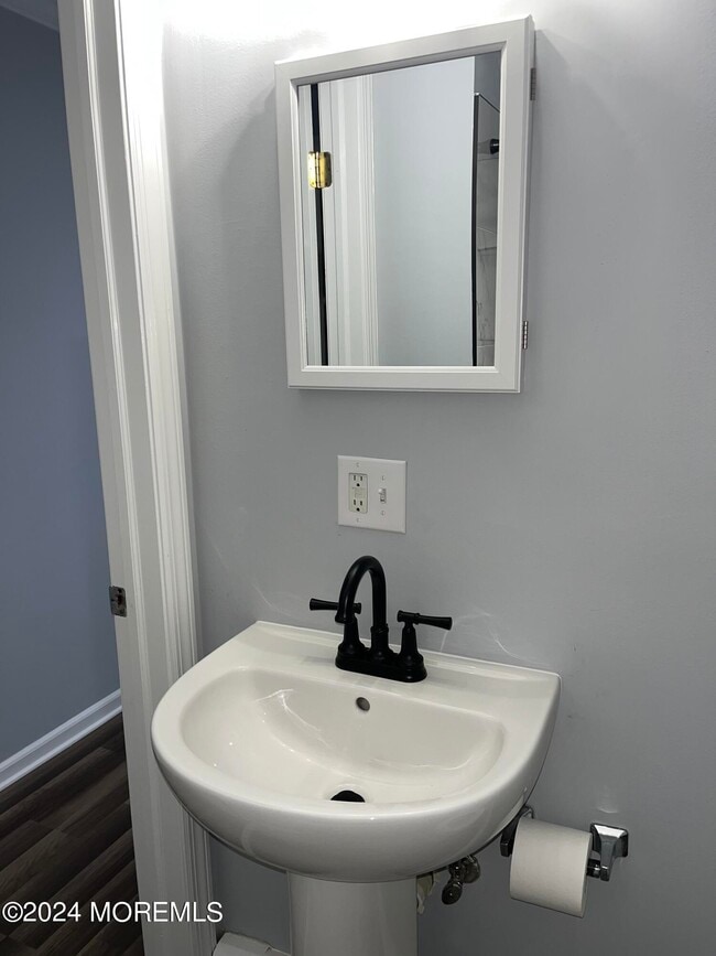 186 Ocean Ave in Middletown, NJ - Building Photo - Building Photo
