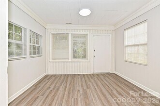 301 Seldon Dr in Charlotte, NC - Foto de edificio - Building Photo