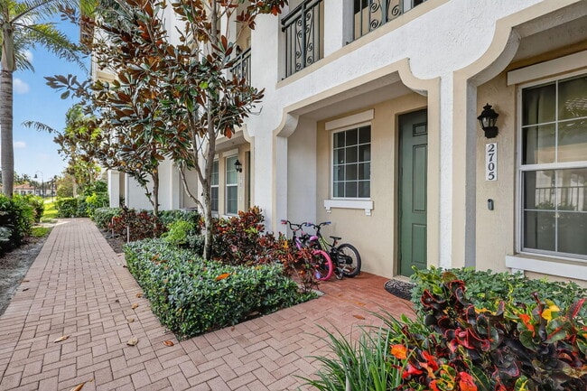 2705 SW 119th Way in Miramar, FL - Building Photo - Building Photo