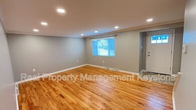 575 Sautter Dr in Crescent, PA - Building Photo - Building Photo