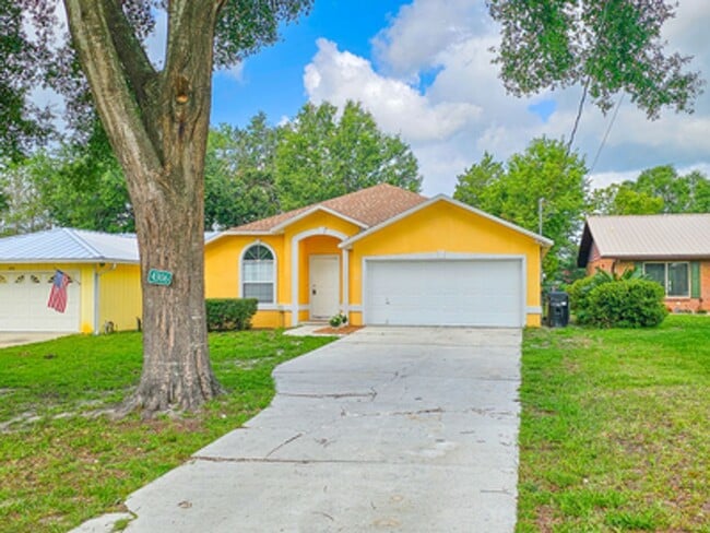 4306 SE 1st Ave in Keystone Heights, FL - Building Photo - Building Photo