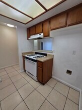 839 Gaviota Ave, Unit F in Long Beach, CA - Building Photo - Building Photo