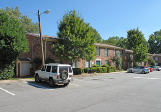 Charleston Square Condominiums in Atlanta, GA - Foto de edificio - Building Photo