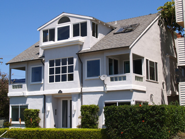 244 Cliff Dr in Laguna Beach, CA - Building Photo - Building Photo