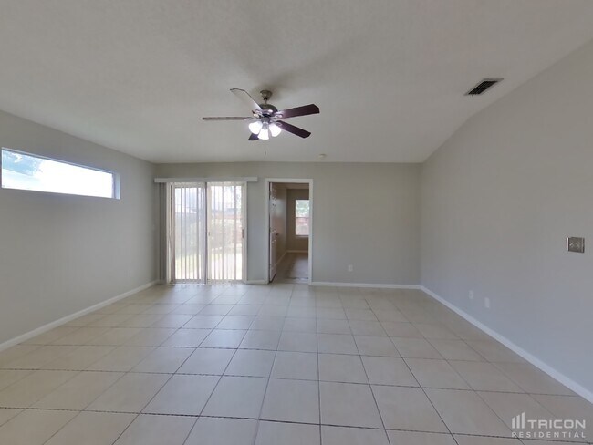 7319 Volley Dr N in Jacksonville, FL - Building Photo - Building Photo