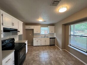 12224 SW 14th St in Yukon, OK - Building Photo - Building Photo