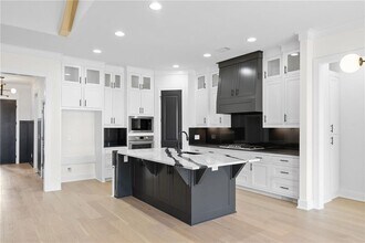 6114 S 40th Pl in Rogers, AR - Foto de edificio - Building Photo