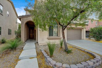 10637 Cliff Lk in Las Vegas, NV - Foto de edificio - Building Photo
