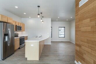 Kingsbury Village in Sheboygan, WI - Foto de edificio - Interior Photo