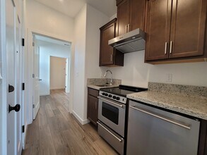 722 Rosazzo Ln in Manteca, CA - Foto de edificio - Building Photo