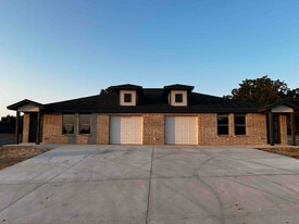 1400 E Dry Creek Rd in Poolville, TX - Building Photo