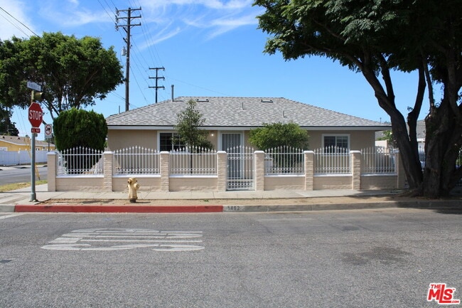 1402 Celis St in San Fernando, CA - Building Photo - Building Photo