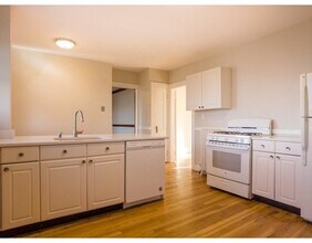 38 Hayes St in Arlington, MA - Foto de edificio - Building Photo