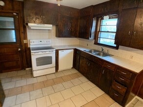 202 Cedar Hill in Mount Pleasant, TX - Building Photo - Building Photo
