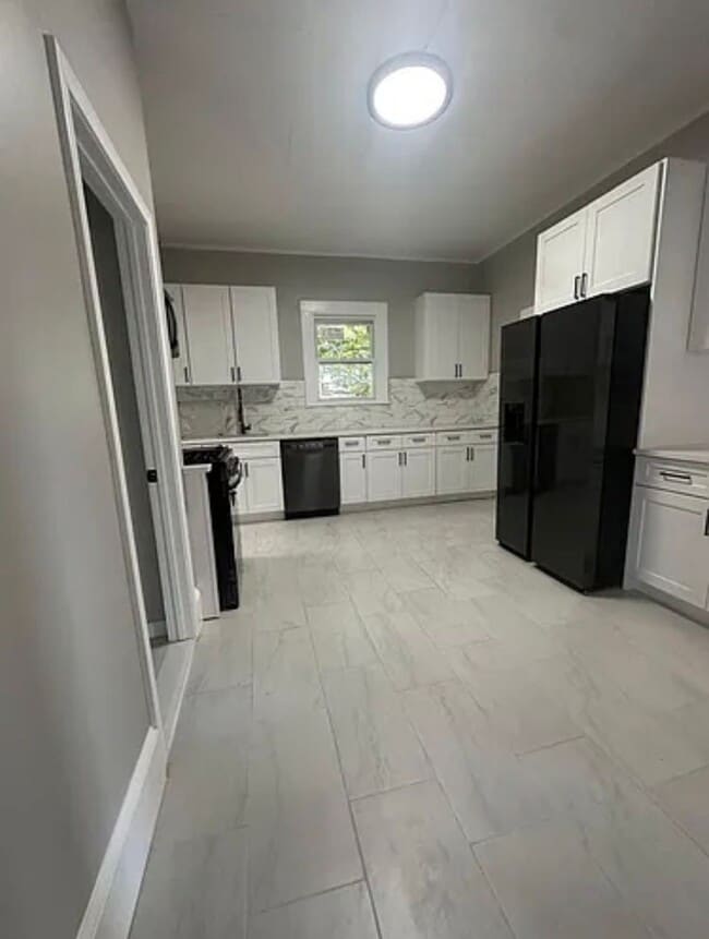 47 Hart St in New Britain, CT - Foto de edificio - Building Photo