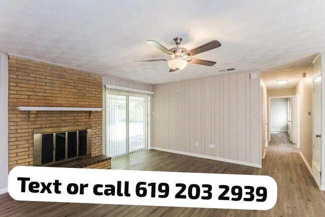 813 Poinsettia Dr in Lancaster, TX - Foto de edificio - Building Photo
