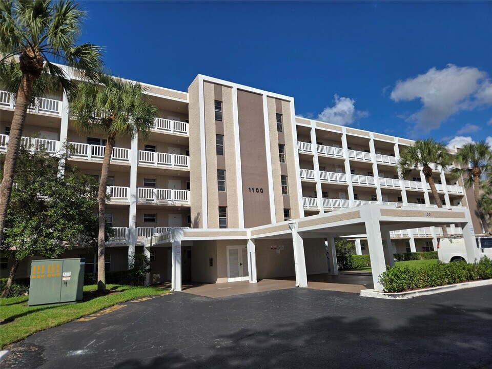 1100 NW 87th Ave in Coral Springs, FL - Building Photo