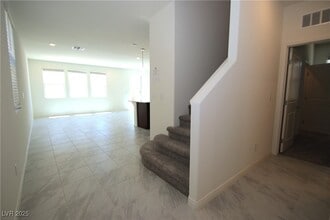 8145 Seminario Ave in Las Vegas, NV - Building Photo - Building Photo