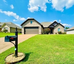 37 Lansbury Pl in Jackson, TN - Building Photo - Building Photo