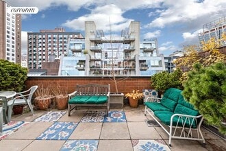 445 W 19th St in New York, NY - Building Photo - Building Photo