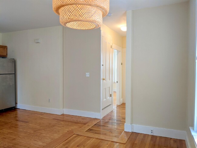 395 Washington St, Unit 2 in Somerville, MA - Building Photo - Building Photo