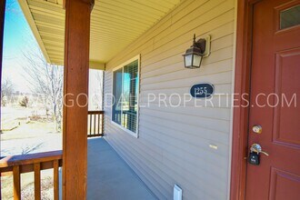 1255 SE Waddell Way in Waukee, IA - Building Photo - Building Photo
